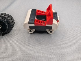 Vehicles From LEGO DC Comics Super Heroes: The Dynamic Duo Funhouse Escape 6857