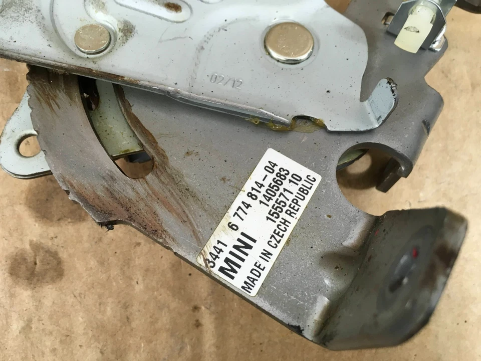 Mini Cooper R55 R56 R57 2007-2015 manija de freno de estacionamiento de emergencia 6774814 OEM. Foto 4 de 4