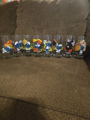 1982 Set Of 8 Smurf Glasses Peyo. Wallace Berries & Co