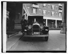 8" x 10"  1923 photograph of Rudolph Valentino