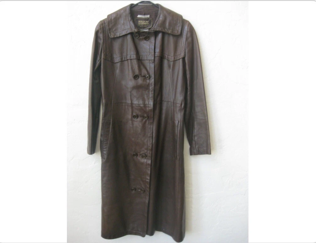 Cappotto in pelle vintage GIVENCHY passerella moda anni '70 Parigi Francia