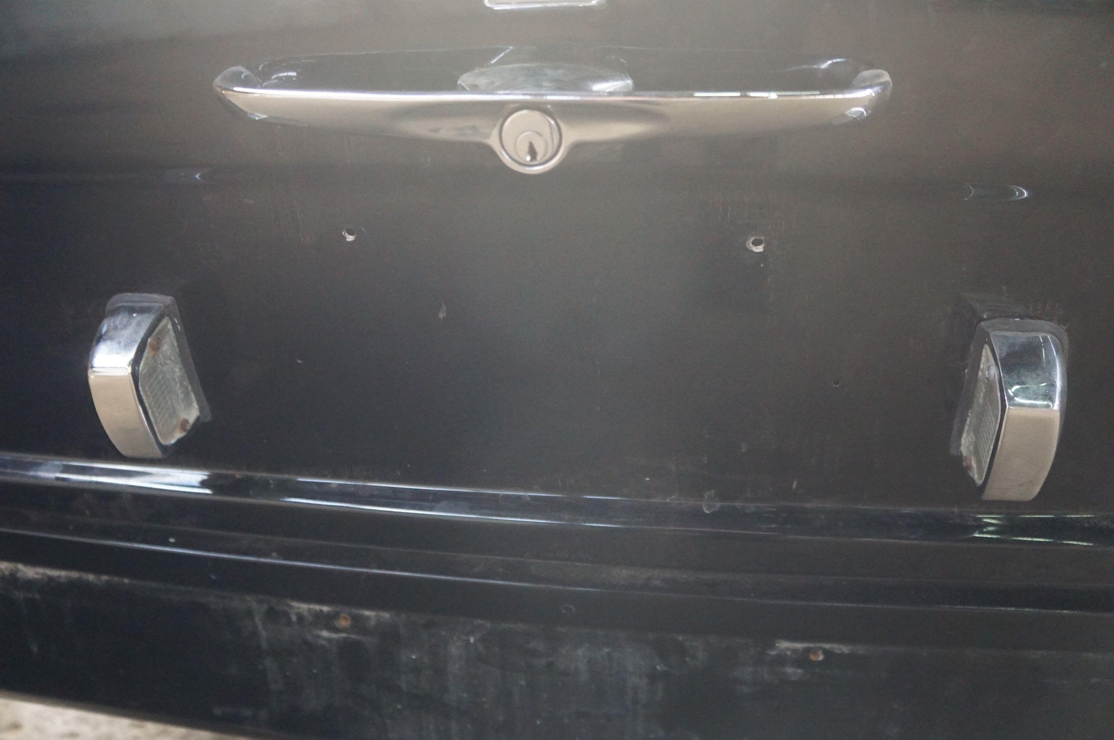 Rear Trunk Deck Lid Assembly Black OEM Rolls Royce Silver Shadow 1973