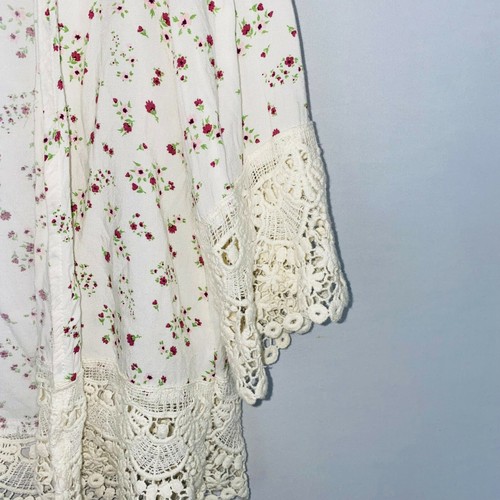 Art Class XS 4 / 5 Girls Rayon Crochet Accented White Red Pink Floral Cardigan - Picture 3 of 6