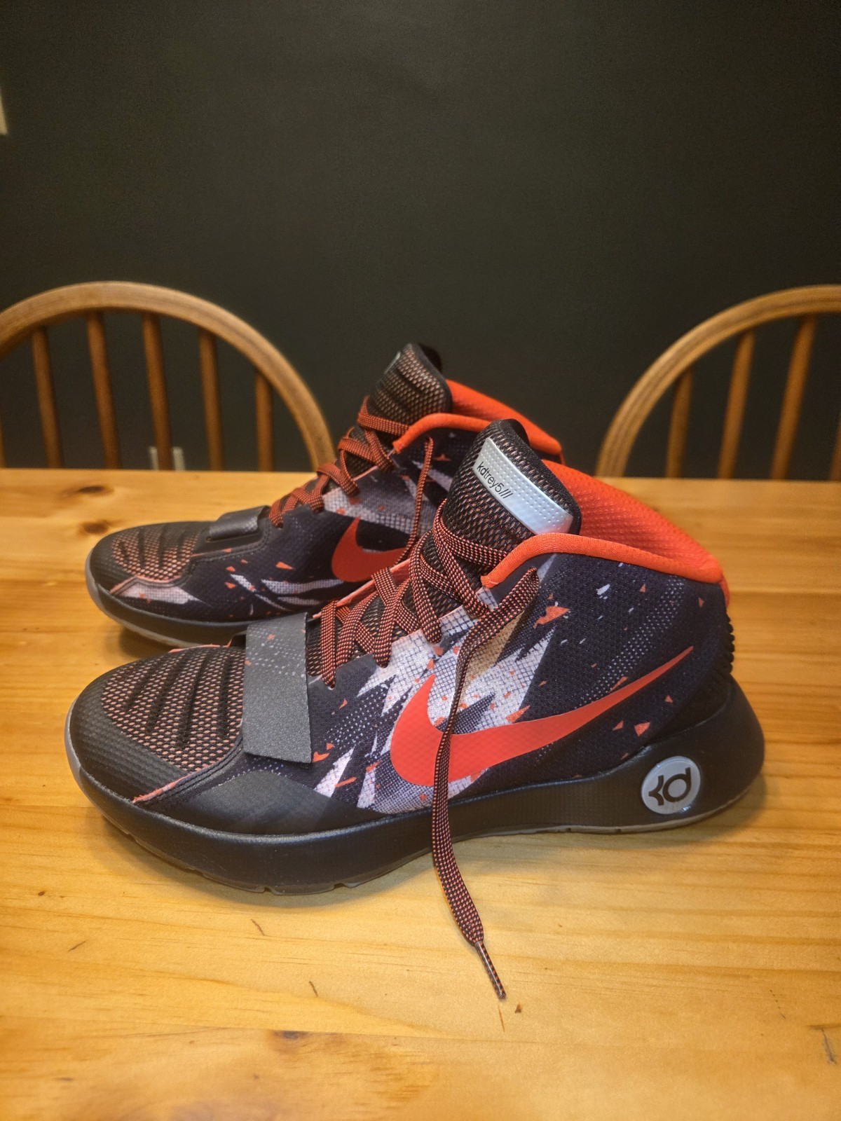 Nike KD Trey 5 III PRM featuring the "Bright Crimson" Logo Men's Size 10