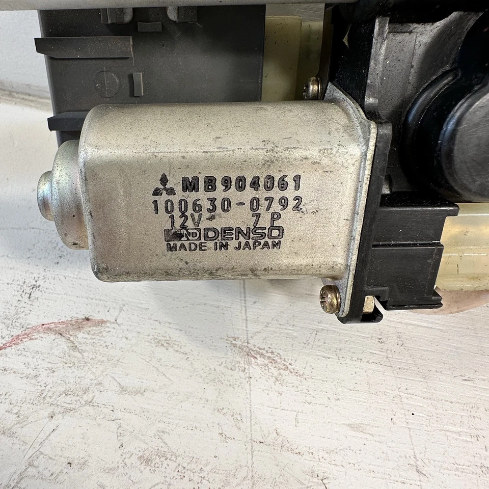 Antena de energía eléctrica 94-96 Mitsubishi Galant OEM MB904061 Dodge Stealth 91-99 Foto 3 de 4