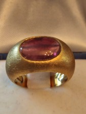 ANELLO  IN ORO GIALLO  SATINATO CON AMETISTA TAGLIO CABOCHON  ANNI 60