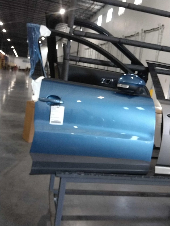 Used Front Right Door Assembly Front fits: 2018 Volkswagen Tiguan Germany built - Изображение 2 из 4