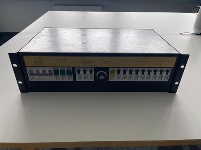 Connex SA-Stromverteiler 63A 19 Zoll Rack 12x Schuko C10 Made in Germany