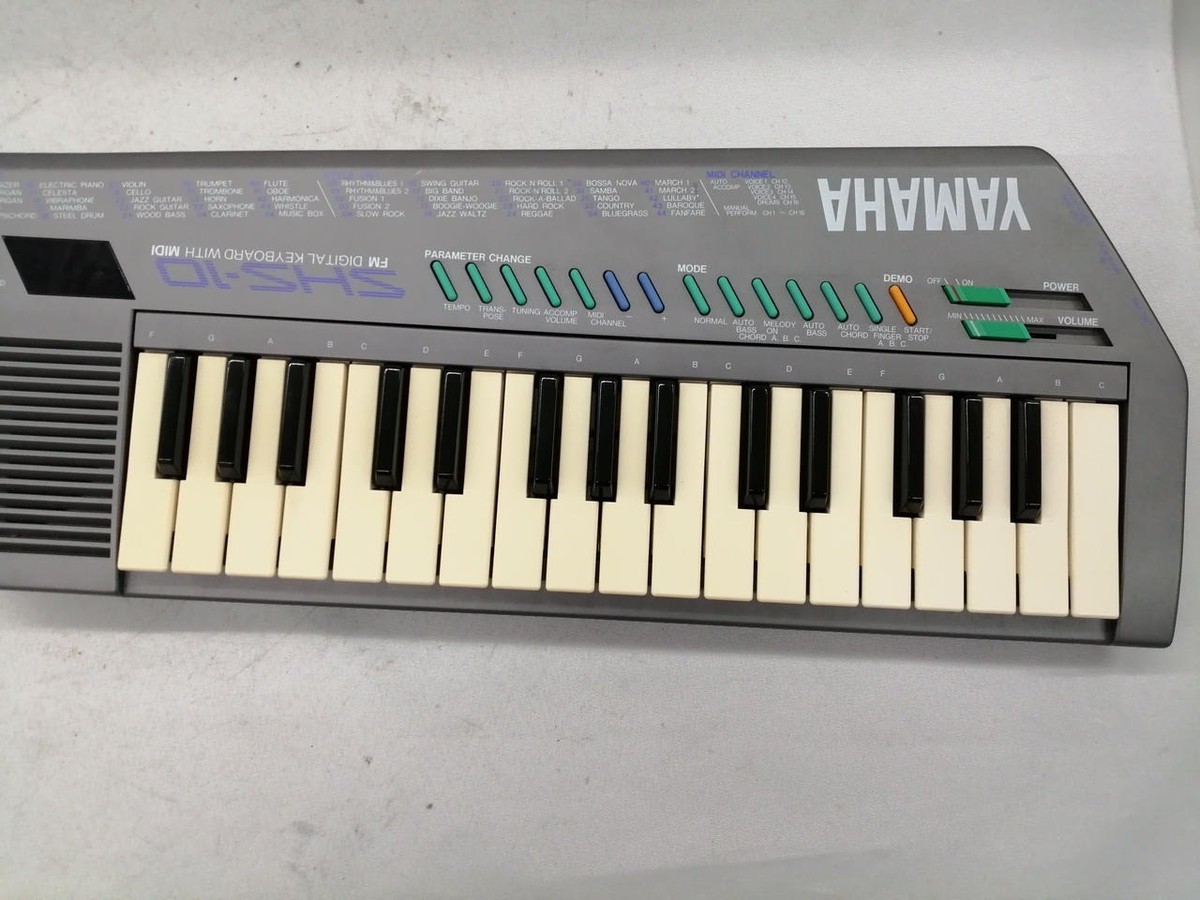 Yamaha SHS-10 Digital Shoulder Synthesizer Keyboard Silver Good GP
