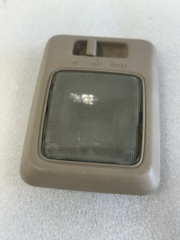 1991 1992 1993 1994 1995 1996 1997 Toyota Previa techo trasero domo luz lámpara bronceada Foto 2 de 4