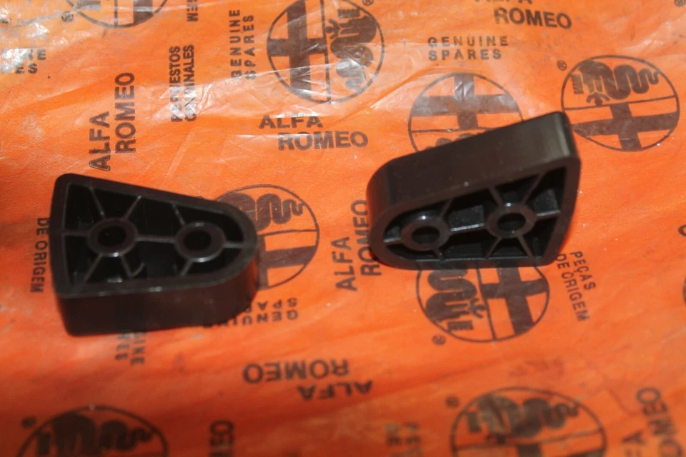 Juego de bloques guía de puerta Alfa Romeo Spider - 72-94 NUEVO Foto 3 de 4