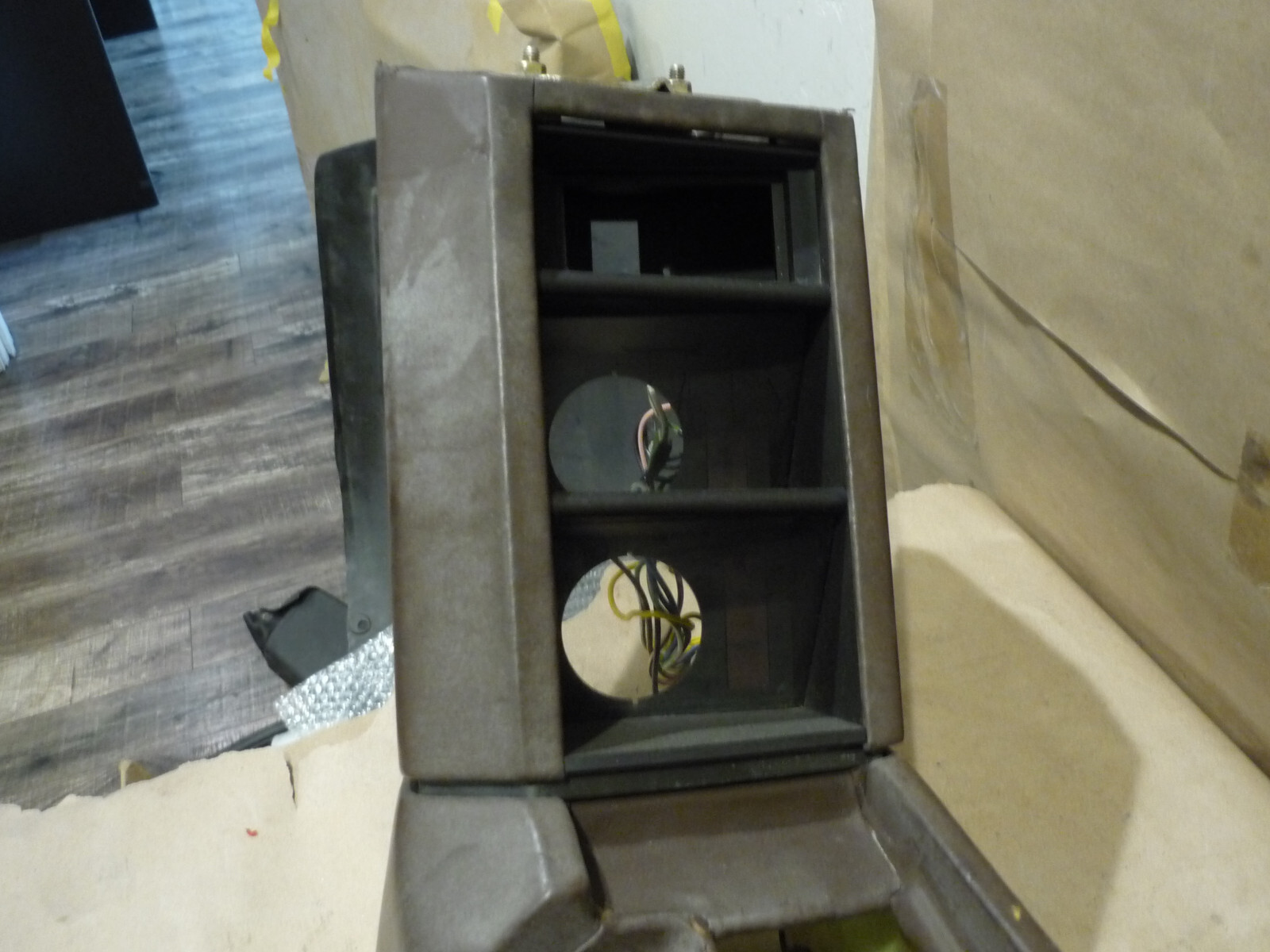 Ferrari Testarossa - Center Console (Brown) - P/N 61552600