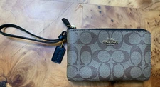 New Coach Double Corner Zipper Wristlet Signature C Khaki / Black 