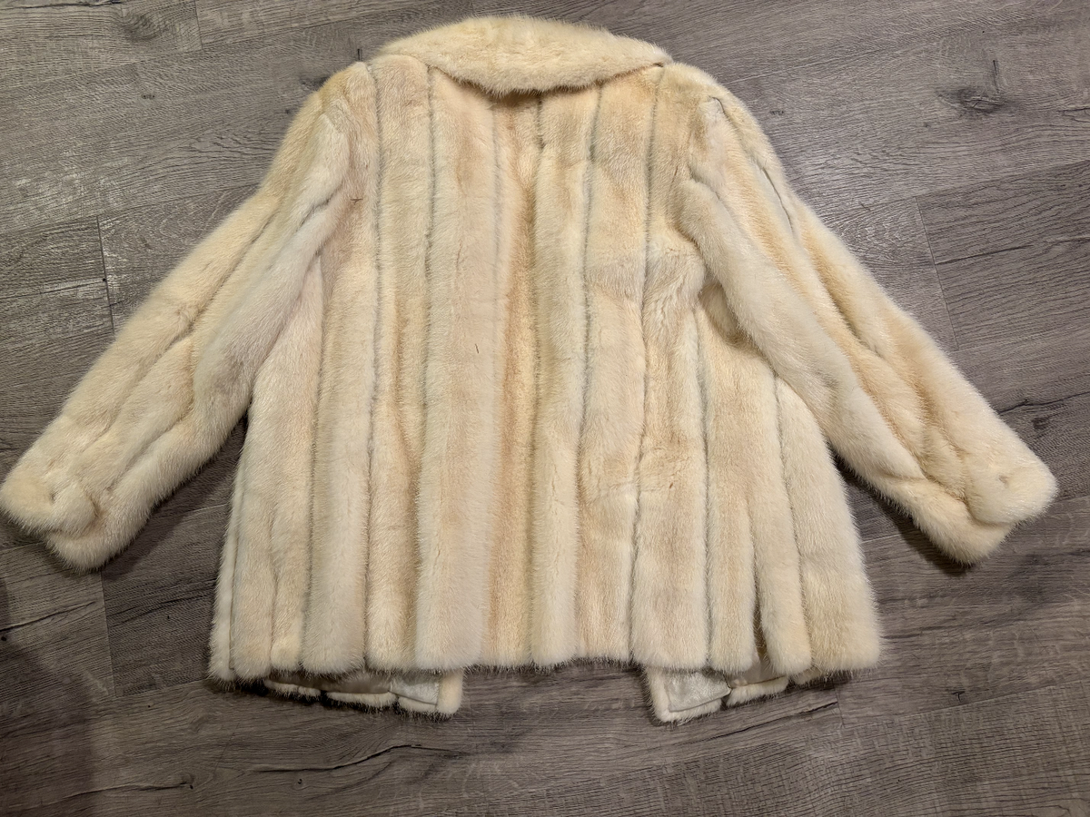 Roberts Neustadter Furs Natural White Cream Mink Coat M-L Roberts Neustadter Furs Natural White Cream Mink Coat M-L