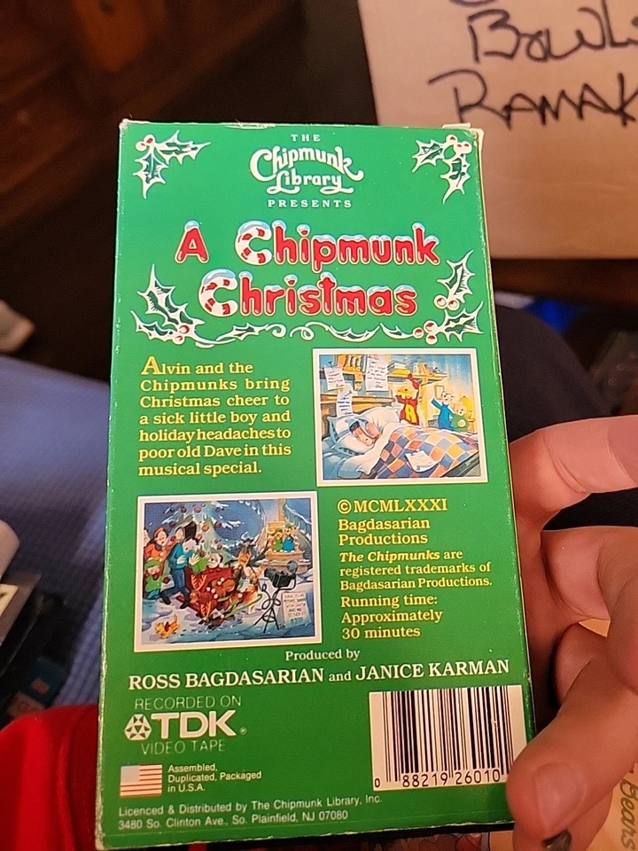 Alvin and The Chipmunks In: A Chipmunk Christmas (VHS, 1989) - Image 2 of 2