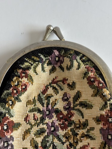 Vintage Needlepoint Floral Cigarette Coin Purse Pouch Double Kiss Snap Clasp - Picture 7 of 13