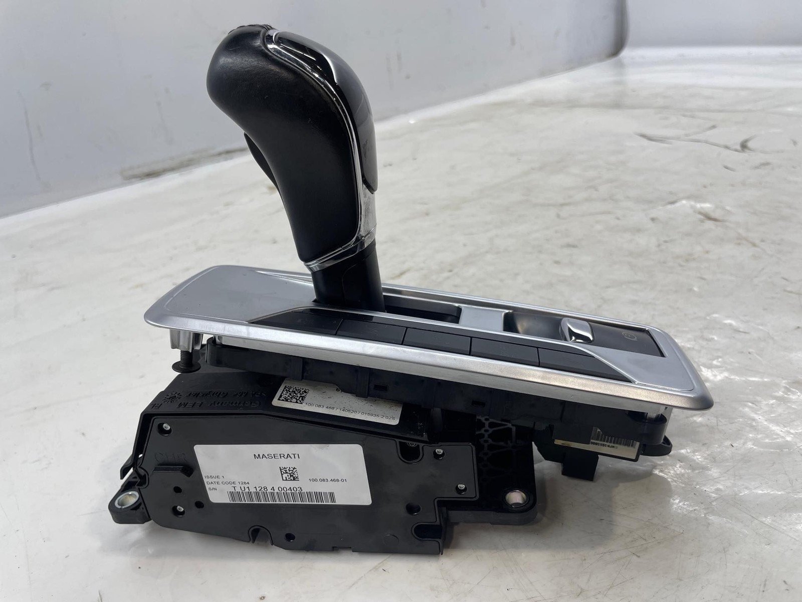 2014 Maserati Quattroporte S Transmission Floor Shifter Assembly 670013534 OEM