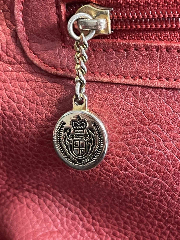 Bolso bandolera de cuero rojo vintage Liz Claiborne de los años 80 Foto 4 de 4