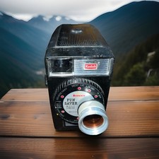 VINTAGE KODAK BROWNIE FUN SAVER   8MM MOVIE CAMERA