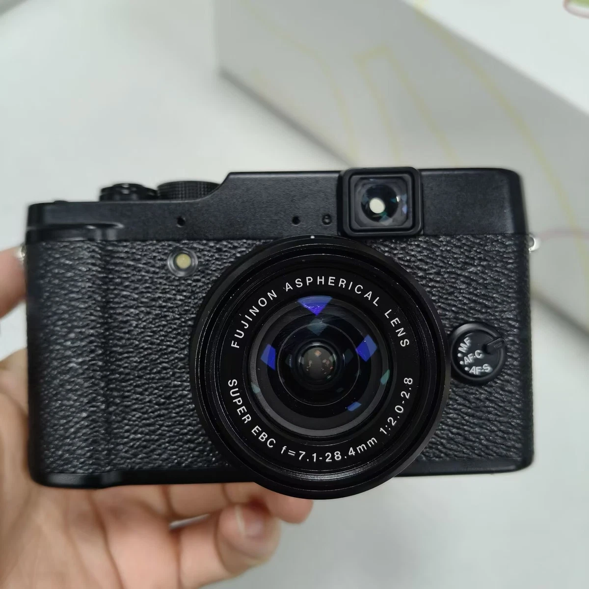 Appareil Photo Numérique Fujifilm X10 12 MP EXR CMOS Avec Objectif Zoom Optique 4x F2 0 F2 8 Et Ecran Lcd 28 Pouces