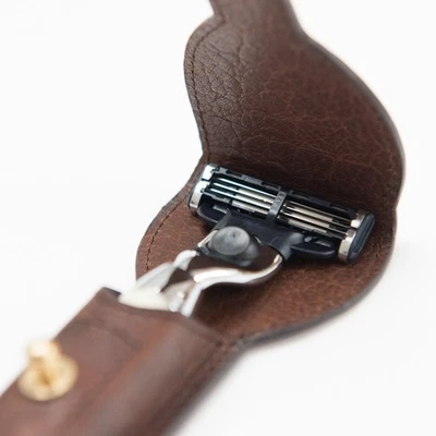 CAPTAIN FAWCETT 'S Captain Fawcett's Handcrafted Mach 3 Rasiermesser (VF.90) mit luxuriösem Lederetui