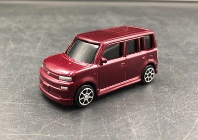 2008 Maisto Fresh Metal 2004 Scion XB 1:64 Scale Maroon Diecast