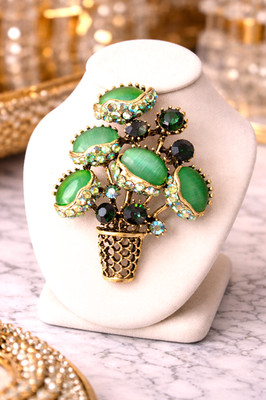 VTG  Venus Fly Trap Pin Green MoonGlow AB/Emerald Green Rhinestones WoW L@@K!