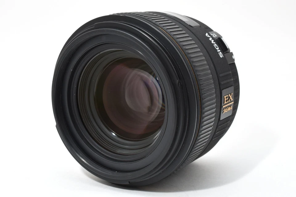 Lente Sigma 30mm f/1.4 EX DC HSM para Canon EF-S [Exc+++] com capuz do Japão 9352 - Imagem 2 de 4