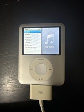 RARE Apple iPod Nano Silver 3rd Gen A1236 4GB Works but NEEDS New Battery Read