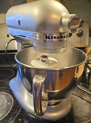 KitchenAid Artisan Series 5-Quart Tilt-Head 10 Speed Stand Mixer in Silver