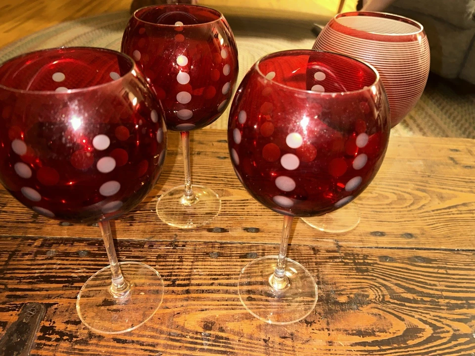 Набор хрустальных винных кубков Mikasa Cheers Balloon SW910400 с гравировкой 24,5 унции - Изображение 2 из 4