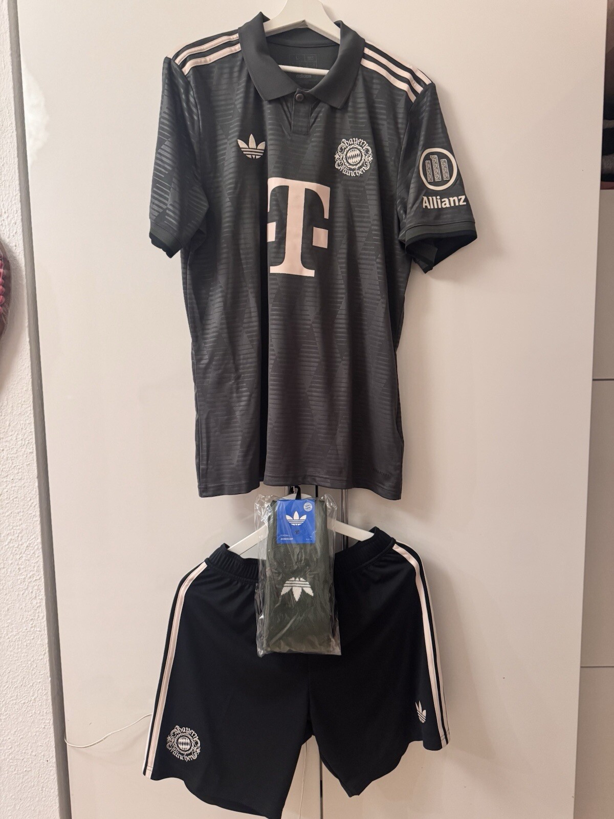 Bild 1 von 12