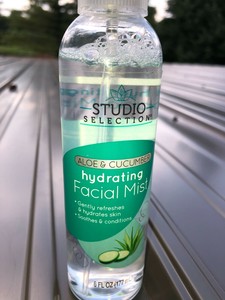 studio selection hydrating facial cleanser