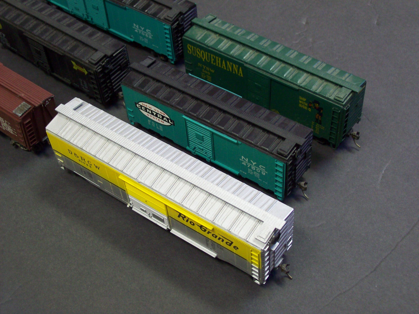 Freight Cars = HO = NYC; D& SP; DL& SUSQ (Six Freight Cars) eBay