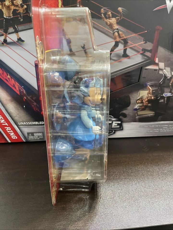 DISNEY HOLIDAY - MICKEY'S CHRISTMAS CAROL - MINNIE MOUSE AS MRS. CRATCHIT FIGURE - Image 4 of 4