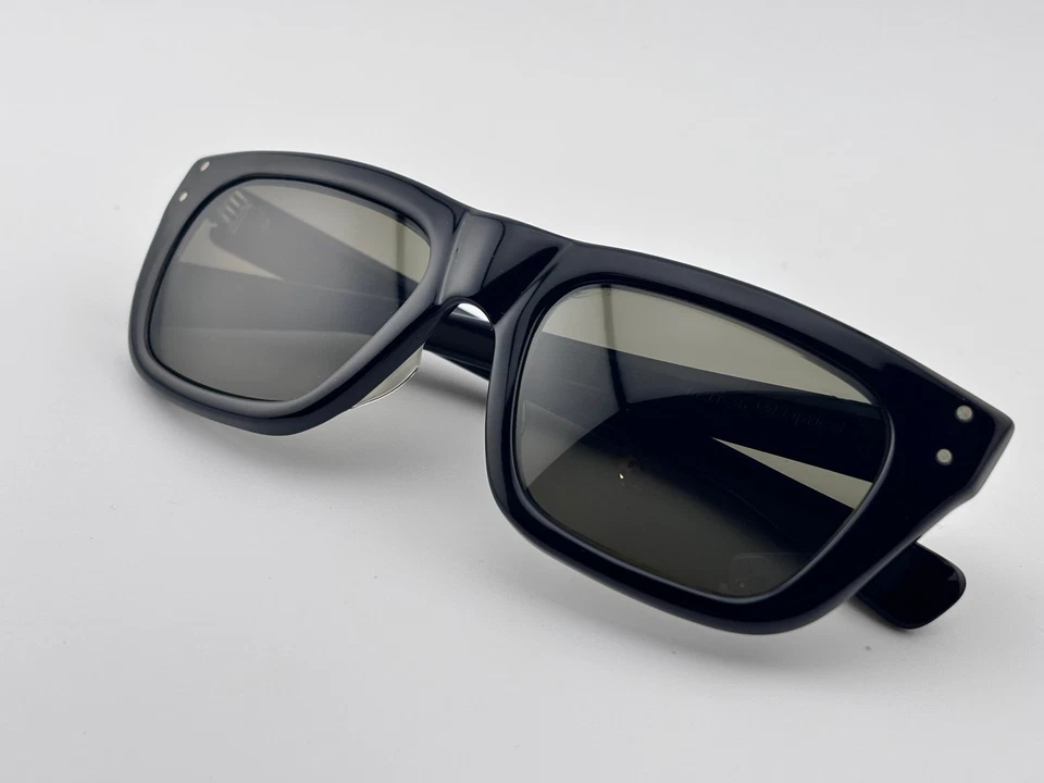 ÓCULOS DE SOL VINTAGE AMERICANO ÓPTICO "SEA LORD" MEADOS DO SÉCULO PRETO DÉCADA DE 1960 EUA - Imagem 3 de 4