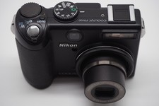 Nikon Coolpix P5100 Digitalkameras Schwarz Kompakt Sehr Guter Zustand