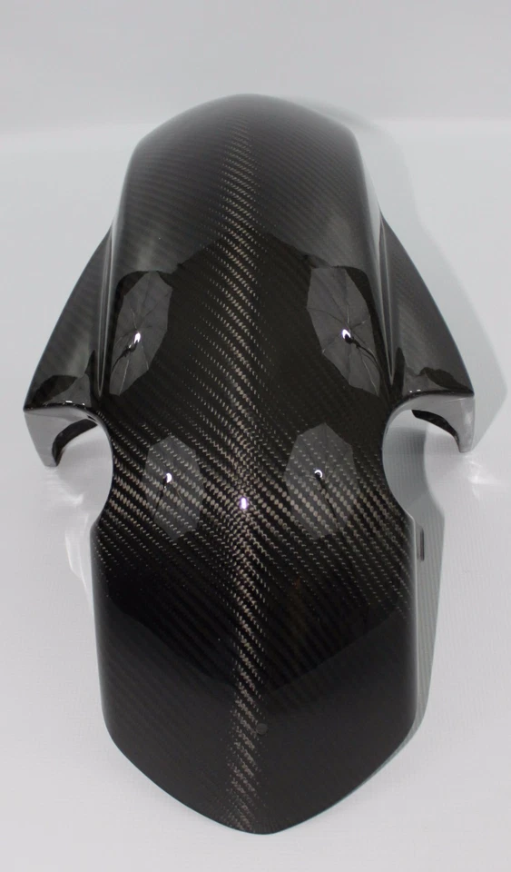 Guardabarros delantero 100 % fibra de carbono Suzuki GSX-R1000 2003-04; GSX-R600/750 2004-2005 Foto 2 de 4