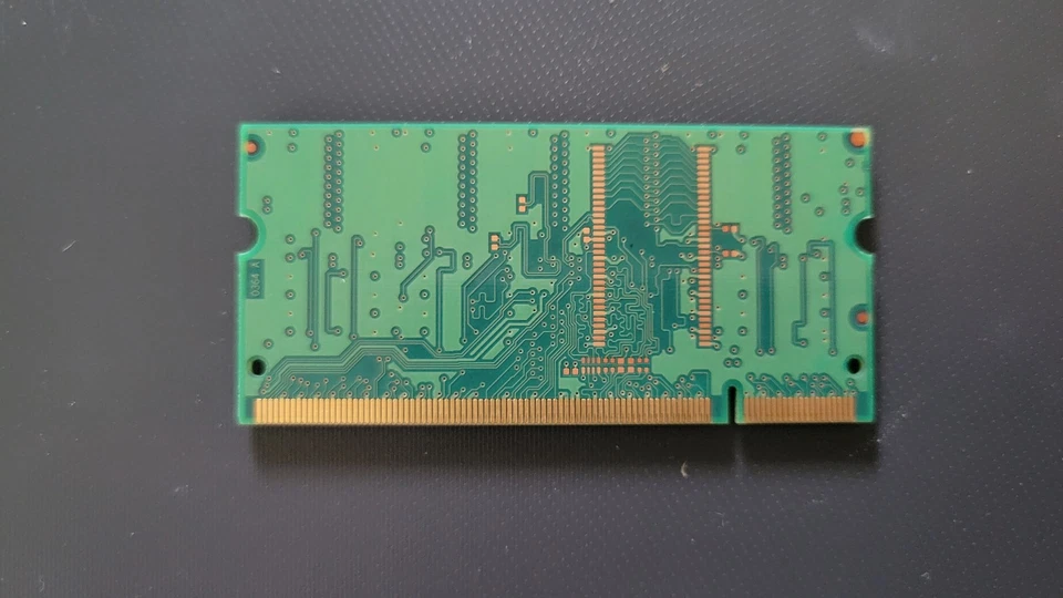 CANTIDAD Micron 128MB DDR-266 MT4VDDT1664HG-265C2 PC2100 SODIMM RAM Memoria Foto 2 de 2