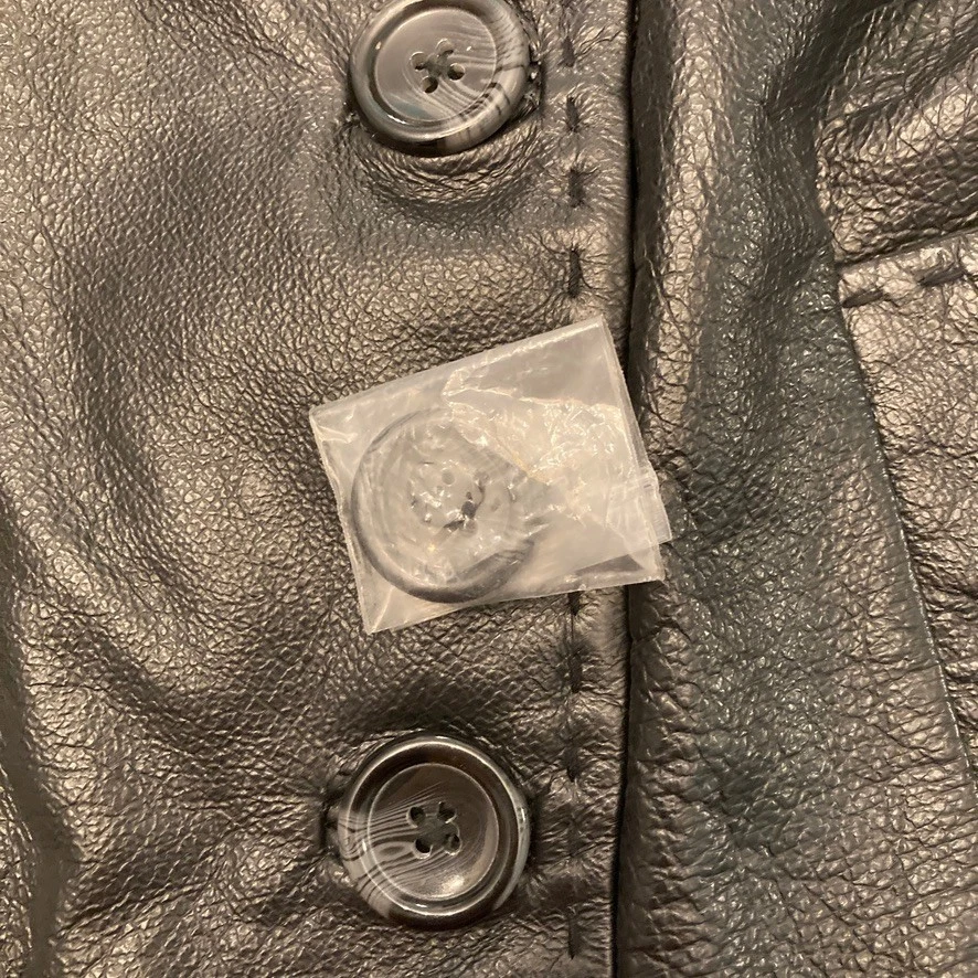 Chaqueta de cuero negra recortada Tex by Max Azria mangas globo 3/4 para mujer mediana Foto 2 de 4