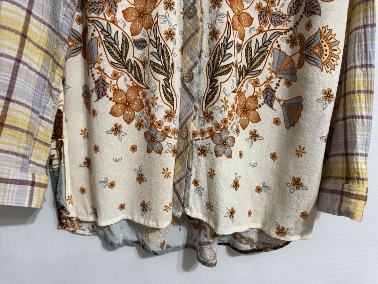 John Mark Size Medium Button Embroidered Shirt Be… - image 6