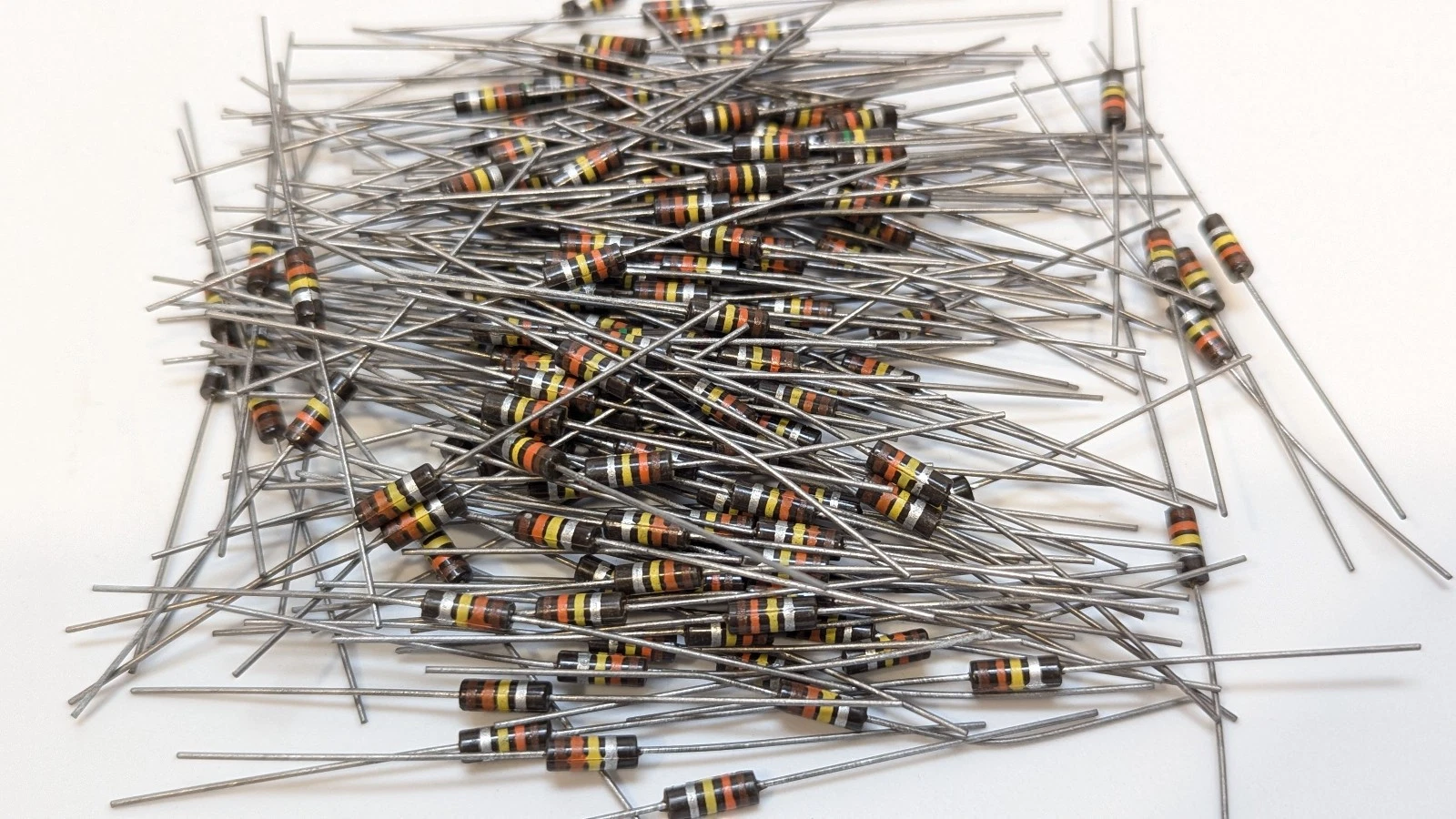 3.4oz Lot of Vtg 130K Ohm Carbon Comp Resistors ±10% NOS 1/2W Size Bulk Lot - product detail image 4