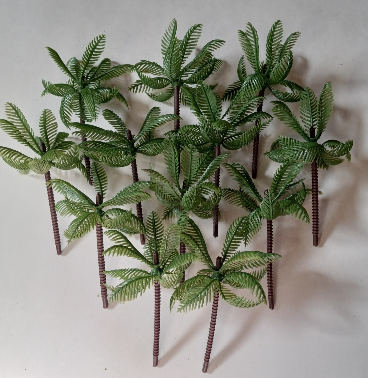 12 palm trees for models, railroads, wargaming, dioramas, etc.  6" x 3"