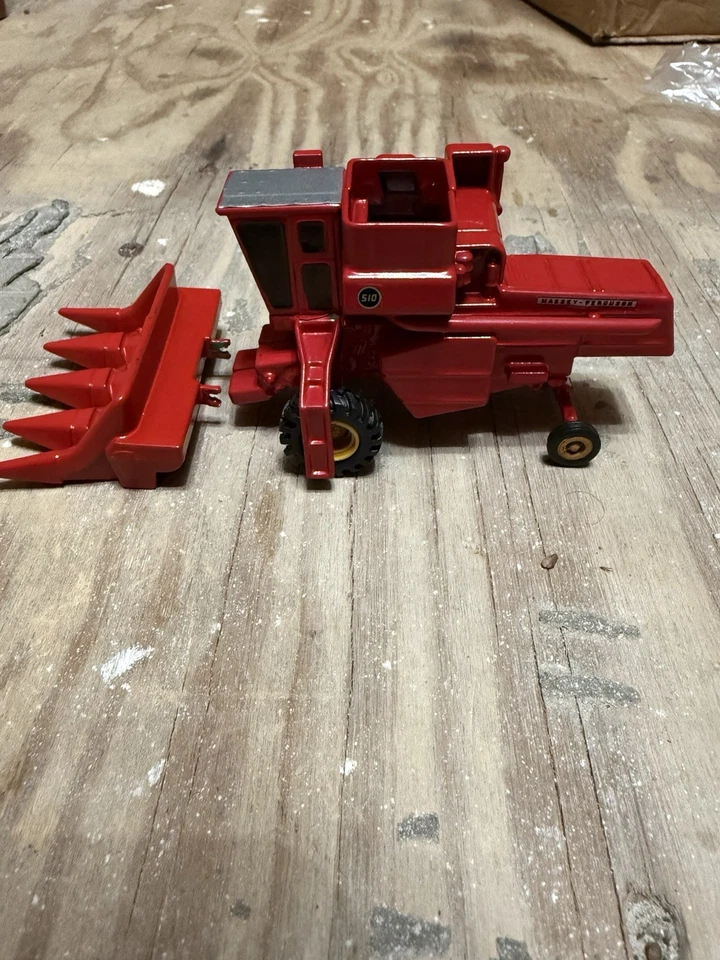 1/64 Custom Massey Ferguson 510 Combine Farm - Image 2 of 4