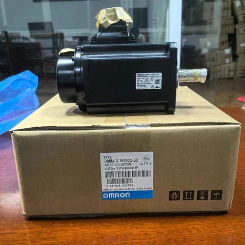 New OMRON R88M-1L1K530C-S2 Servo Motor 1PC R88M1L1K530CS2 Expedited Shipping - Picture 2 of 5