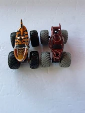 Spin Master Monster Jam In Too Deep Octon8er & Hot Wheels Tiger Shark Lot of 2