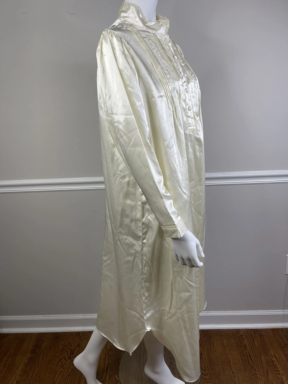 UNDERCOVER Vtg Secret Treasures Nightgown Satin Prairie Modest Nightgown NWT Ivory