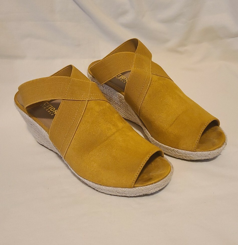 Kenneth Cole Reaction Carrie Wedge 