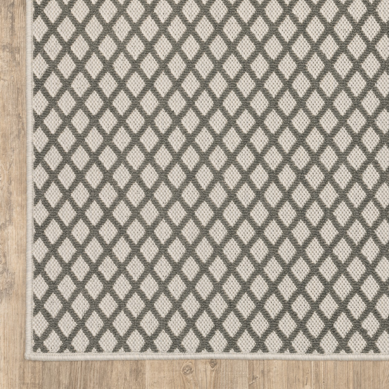 Vista Home Talcot Diamond Relief Gray Indoor Outdoor Rug 3x5 in Beige Grey  