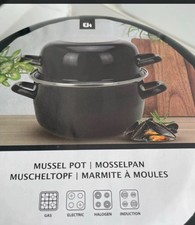 18cm black enamel mussel pot features a dual-purpose lid For discarded shells